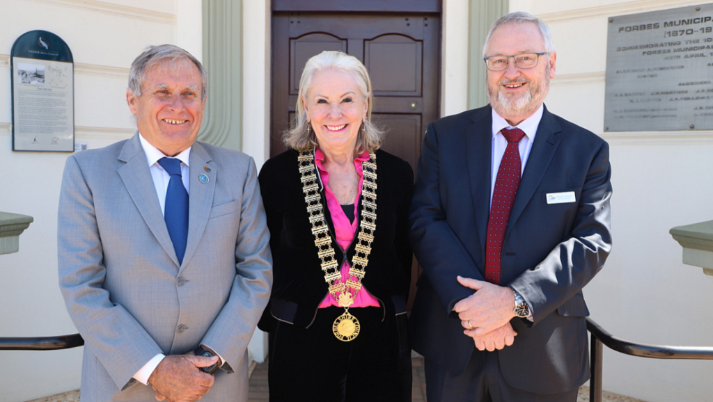 Deputy Mayor Cr Chris Roylance, Mayor Cr Phyllis Miller OAM and Forbes General Manager Stephen Dunshea.